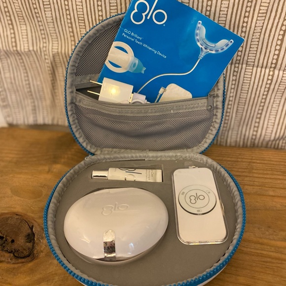 GLO Brilliant Teeth Whitening Device Kit - Picture 2 of 4